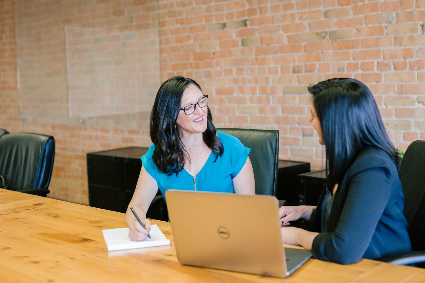 An Estate Inn negotiator with a client